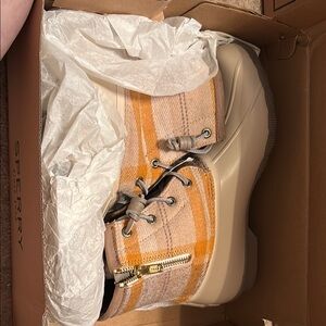 NWT Sperry Saltwater Plaid Ivory